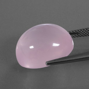 18.91カラットの天然ピンクローズクォーツ（17.3×14.3 mm・透明）
