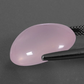 17.74カラットの天然ピンクローズクォーツ（19.3×14.8 mm・透明）
