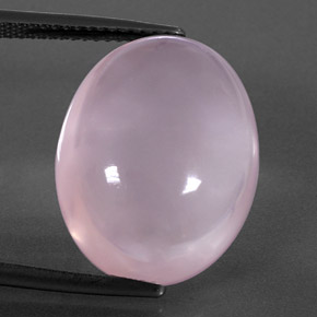17.50カラットの天然ライトピンクローズクォーツ（19.2×14.8 mm・透明）