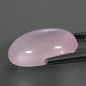 17.50カラットの天然ライトピンクローズクォーツ（19.2×14.8 mm・透明）