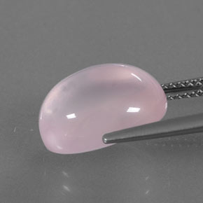 6.75カラットの天然ピンクローズクォーツ（13.1×9.9 mm・透明）