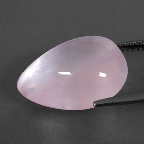 14.17カラットの天然ピンクローズクォーツ（17.9×13.5 mm・透明）