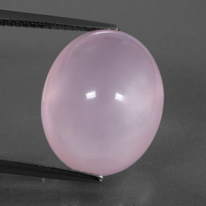 13.84カラットの天然ライトピンクローズクォーツ（16.1×13.2 mm・透明）