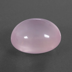 13.84カラットの天然ライトピンクローズクォーツ（16.1×13.2 mm・透明）