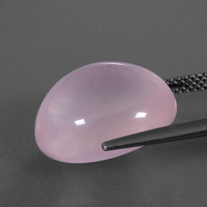 13.84カラットの天然ライトピンクローズクォーツ（16.1×13.2 mm・透明）