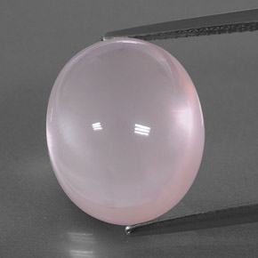 12.53カラットの天然ライトローズピンクローズクォーツ（14.8×12.4 mm・透明）
