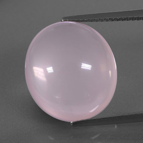 13.52カラットの天然ライトピンクローズクォーツ（16.8×15 mm・透明）
