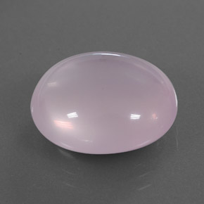 13.52カラットの天然ライトピンクローズクォーツ（16.8×15 mm・透明）