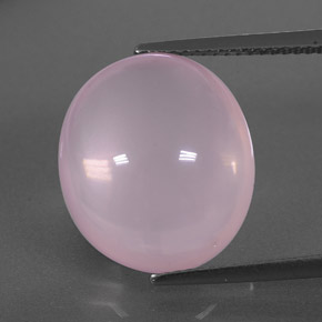 13.33カラットの天然バブルガムピンクローズクォーツ（16.2×14.2 mm・透明）