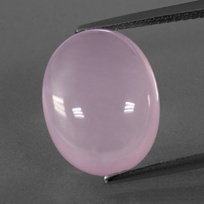 8.65カラットの天然ピンクローズクォーツ（14.7×11.4 mm・透明）