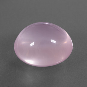 14.13カラットの天然ライトピンクローズクォーツ（15.5×14 mm・透明）