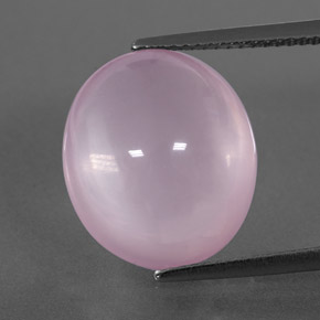 12.75カラットの天然ピンクローズクォーツ（15.5×13.5 mm・透明）
