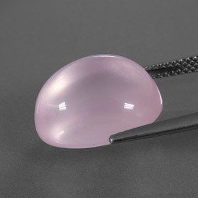 11.35カラットの天然ピンクローズクォーツ（14.8×12.1 mm・透明）