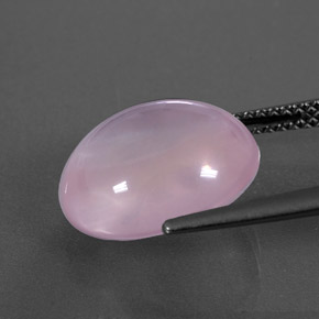 8.04カラットの天然ピンクローズクォーツ（13.7×12 mm・透明）
