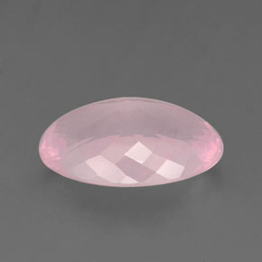 21.50カラットの天然ピンクローズクォーツ（23×16.2 mm・オーバルカット）