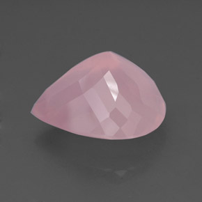 25.12カラットの天然ピンクローズクォーツ（21.4×18.2 mm・洋梨の形）