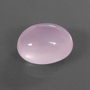 20.95カラットの天然ピンクローズクォーツ（19.4×15.4 mm・オーバルカット）