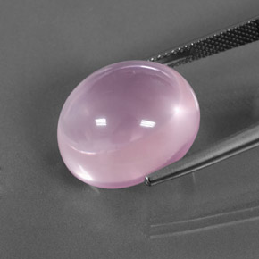 21.05カラットの天然薄いチェリーピンクローズクォーツ（17.3×15.7 mm・オーバルカット）
