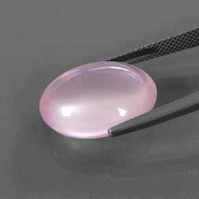 13.78カラットの天然ピンクローズクォーツ（18.5×14.7 mm・オーバルカット）