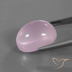 16.93カラットの天然バブルガムピンクローズクォーツ（16.6×13.6 mm・オーバルカット）