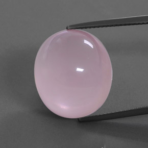 24.19カラットの天然ローズピンクローズクォーツ（18.4×16.4 mm・透明）