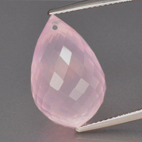 16.26カラットの天然ローズピンクローズクォーツ（19.1×12.2 mm・ブリオレット）