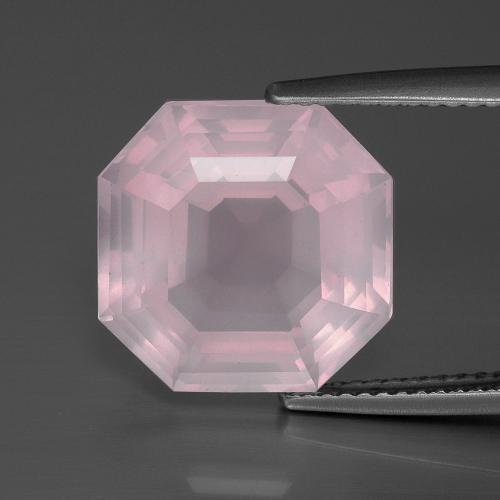 9.12カラットの天然バブルガムピンクローズクォーツ（13.1×13.1 mm・エメラルドカット）