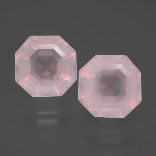 9.21カラットの天然ミディアムローズピンクローズクォーツ（10.2×10.1 mm・エメラルドカット）