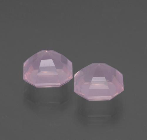 5.03カラットの天然薄いチェリーピンクローズクォーツ（8.4×8.3 mm・エメラルドカット）