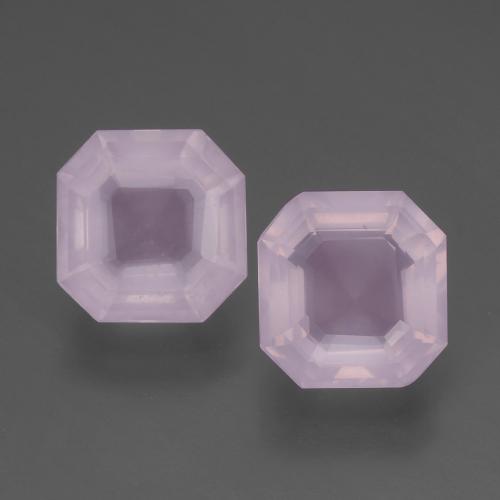 4.61カラットの天然薄いチェリーピンクローズクォーツ（8.7×8.4 mm・エメラルドカット）