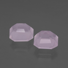 4.61カラットの天然薄いチェリーピンクローズクォーツ（8.7×8.4 mm・エメラルドカット）