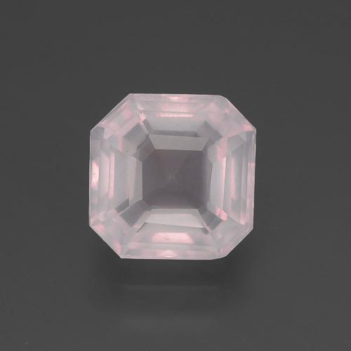 2.32カラットの天然非常に薄いローズピンクローズクォーツ（8.3×8.3 mm・エメラルドカット）