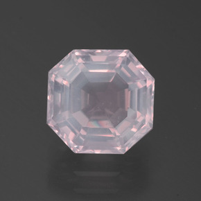 1.96カラットの天然ピンクローズクォーツ（8×7.8 mm・エメラルドカット）