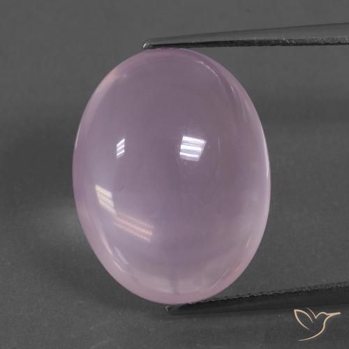 14.42カラットの天然ライトピンクローズクォーツ（18.3×14.2 mm・オーバルカット）