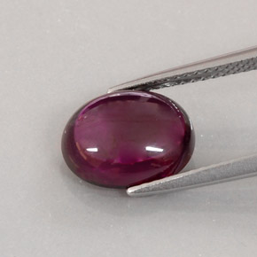 4.65カラットの天然ピンクレッドルベライトトルマリン（10.7×8.6 mm・透明）