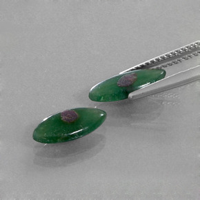 カラットの天然バイカラーフックサイト入りルビー（11.8×5.7 mm・マーキス）