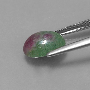 2.27カラットの天然マルチカラールビーゾイサイト（9×6.8 mm・オーバルカット）