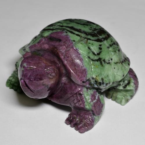 576.15カラットの天然マルチカラールビーゾイサイト、ファンシーシェイプ、オペーク