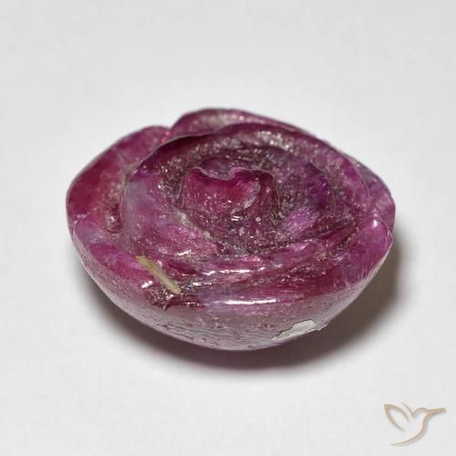 15.60カラットの天然Medium Dark-Purpleルビーゾイサイト、フラワーカット、オペーク