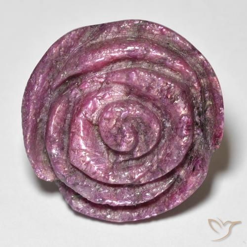 35.76カラットの天然Medium Dark-Purpleルビーゾイサイト、フラワーカット、オペーク