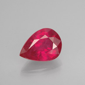 1.47カラットの天然ピンクレッドルビー（8.1×6 mm・洋梨の形）