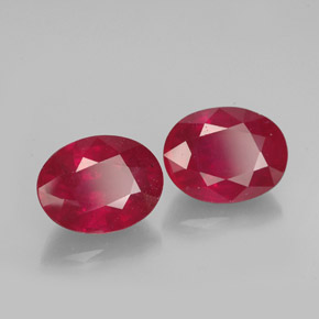 カラットの天然レッドルビー（8.1×6.2 mm・オーバルカット）
