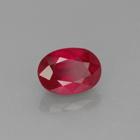 1.38カラットの天然ピンクレッドルビー（7.2×5.2 mm・オーバルカット）