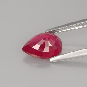 1.53カラットの天然ピンクレッドルビー（8.1×6.1 mm・洋梨の形）