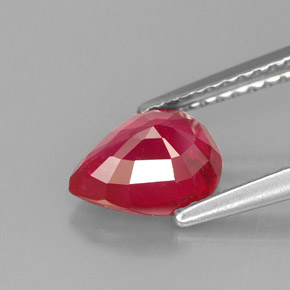 1.62カラットの天然ピンクレッドルビー（8×6.2 mm・洋梨の形）