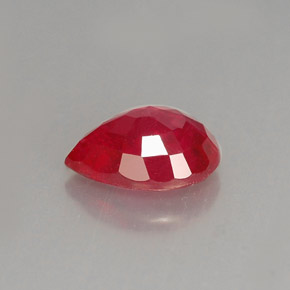 1.51カラットの天然ピンクレッドルビー（8×6.1 mm・洋梨の形）