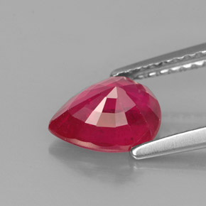 1.59カラットの天然ピンクレッドルビー（8×6.2 mm・洋梨の形）