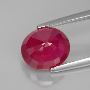 3.27カラットの天然ピンクレッドルビー（9.2×8 mm・オーバルカット）