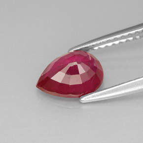 1.47カラットの天然ピンクレッドルビー（8×6.1 mm・洋梨の形）