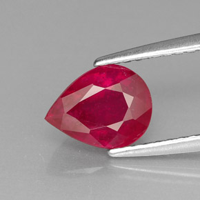 1.51カラットの天然ピンクレッドルビー（7.9×6 mm・洋梨の形）